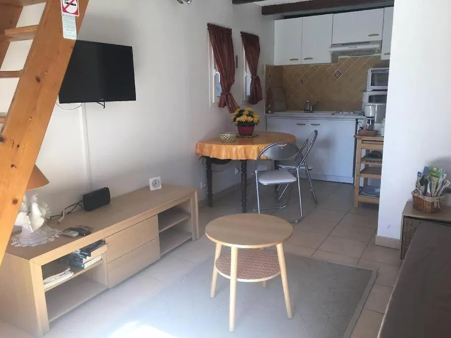 Studio Dans Villa De Charme, Piscine, Proche Plage Cassis 0*,  France